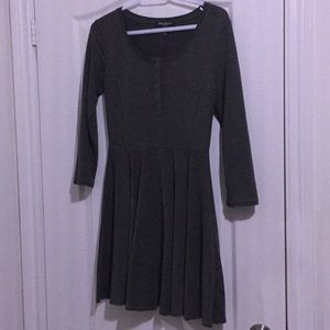Green flare mid sleeve dress